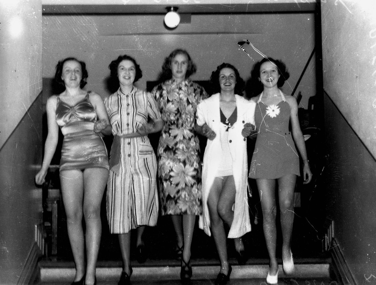 Stepping out for a Spring fashion parade, 1938, Brisbane
