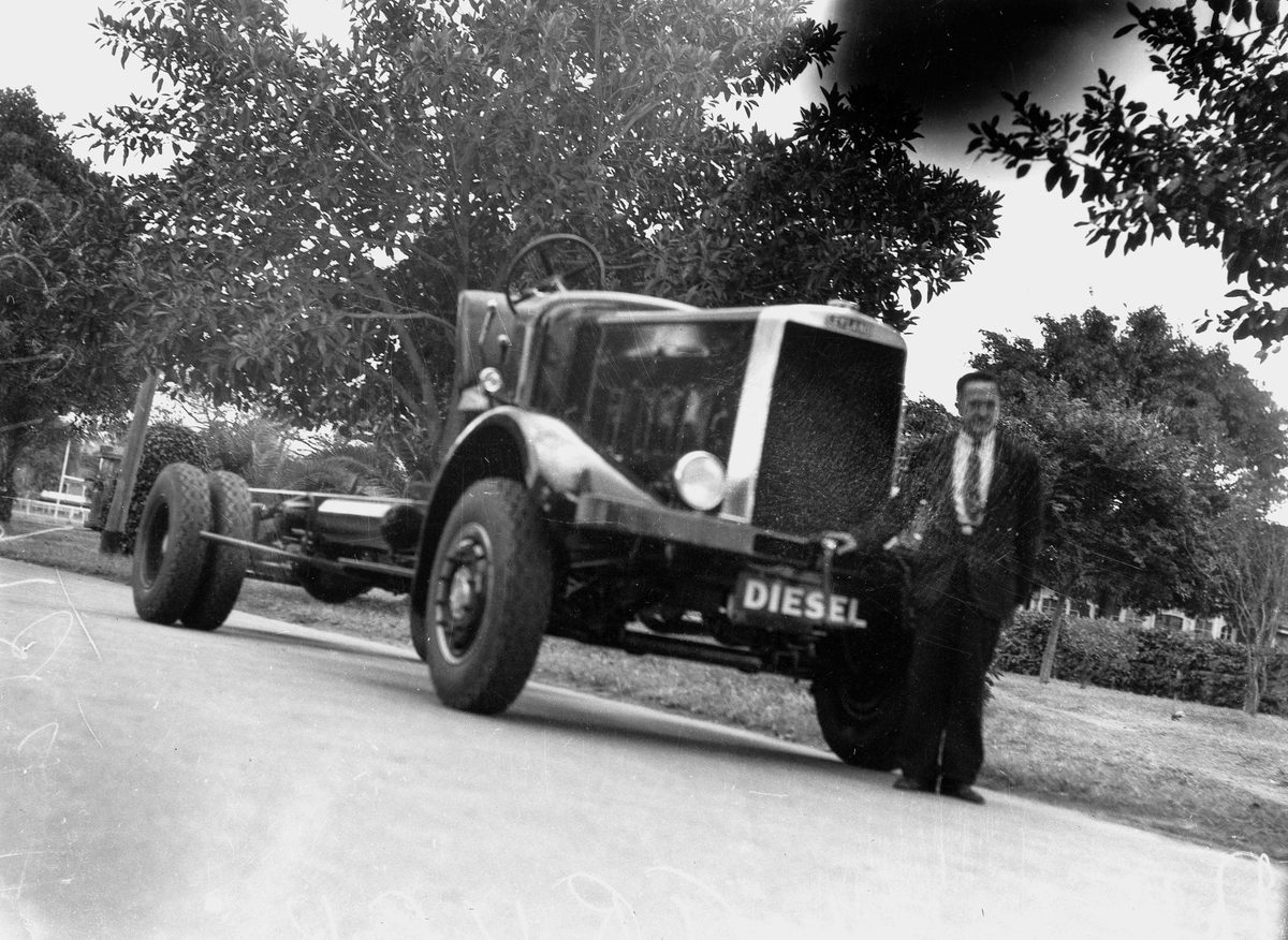 Diesel truck, 1938, Brisbane