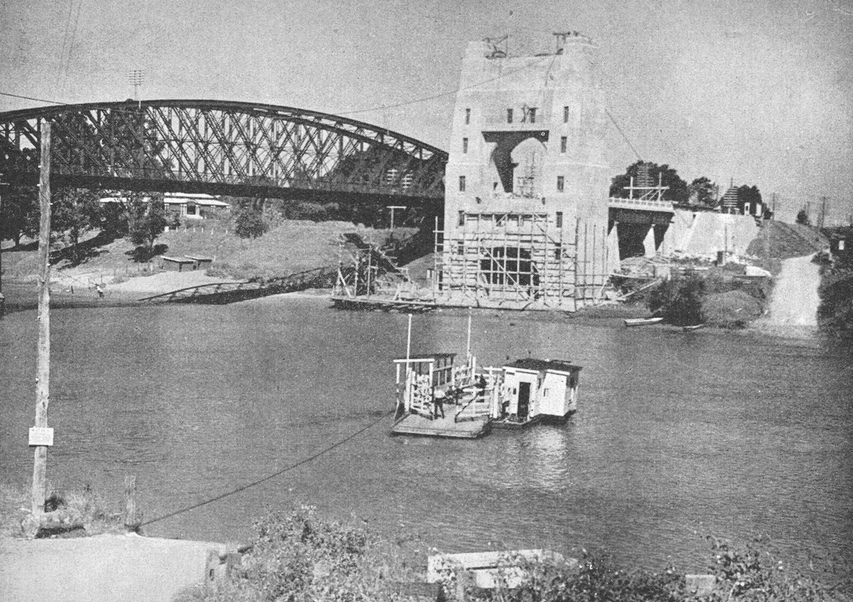 Indooroopilly ferry crossing the Brisbane River, 1935