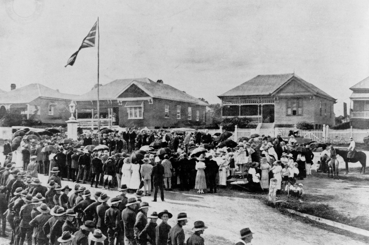 Unveiling of Indooroopilly's war memorial, 1921