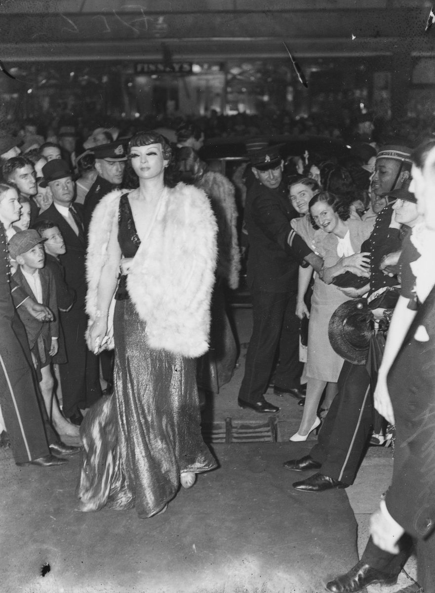 Hollywood Review players, Brisbane, 1938