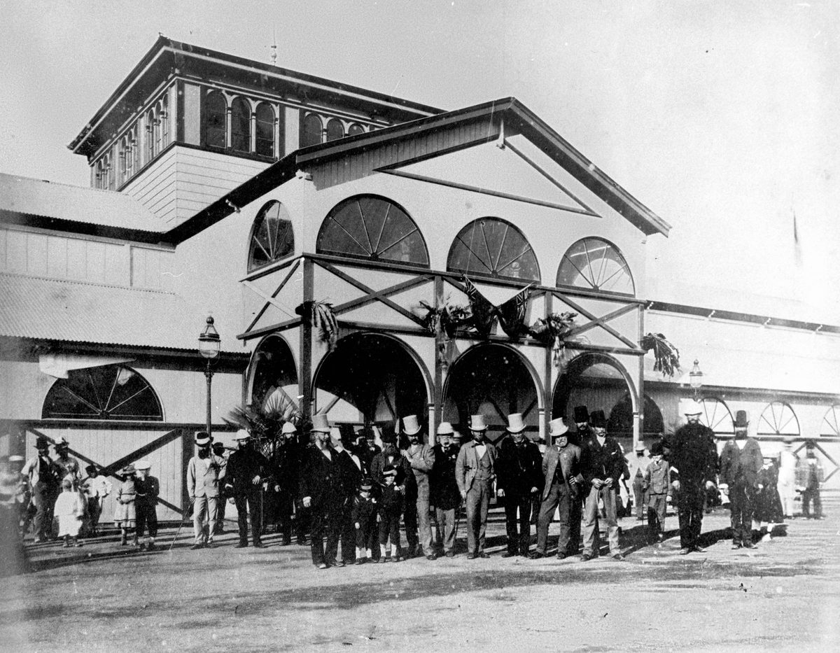 Committee members of the National Agricultural & Industrial Association at the second Intercolonial Exhibition, August 1877, Brisbane (1888)