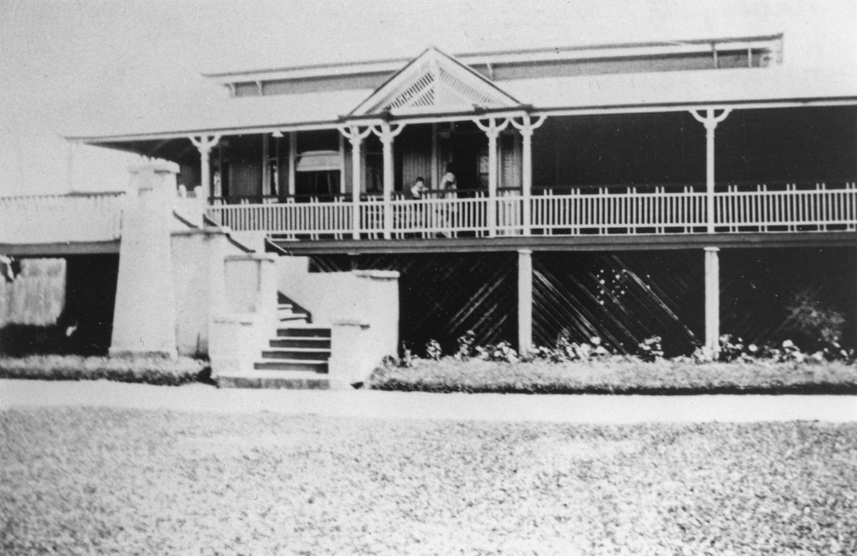 Remodelled Siemon family residence, Ravensfield, in Coronation Drive, Toowong, 1926