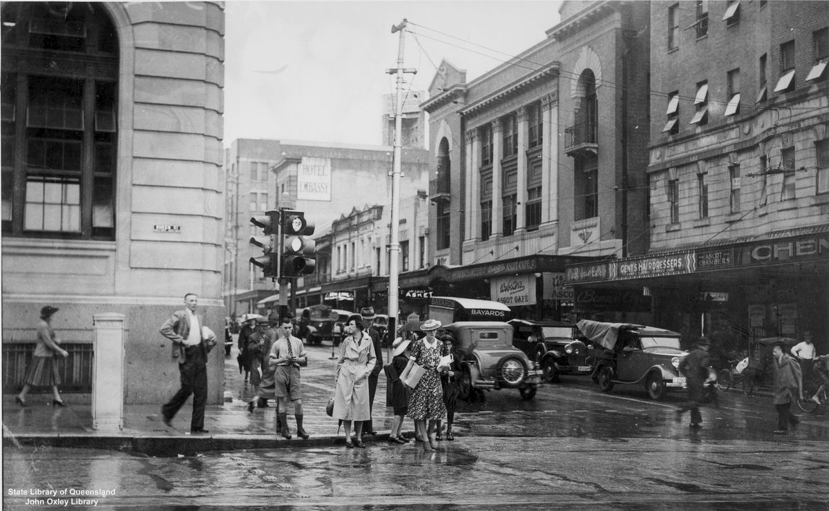 Intersection of Queen and Edward Streets, Brisbane, 1940, Brisbane City