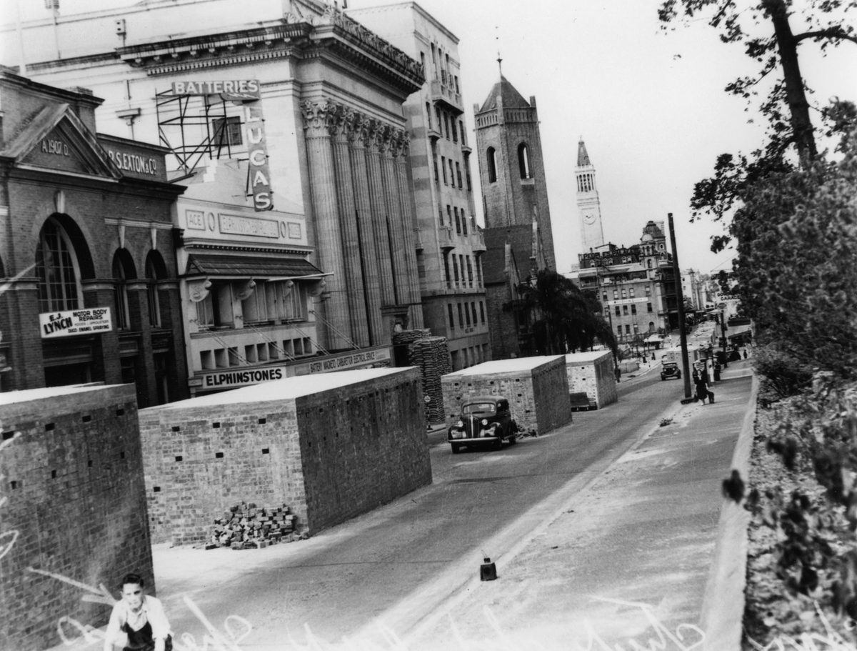 Air raid shelters on Ann Street, Brisbane, 1942, Brisbane City