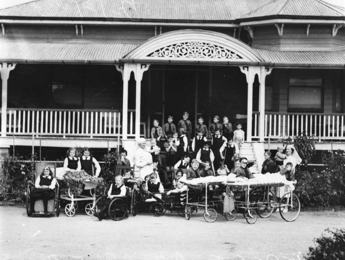 Children pictured outside the Montrose Home for Crippled Children, 1939, Brisbane