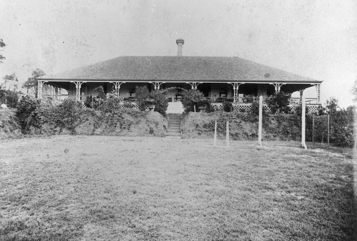 Lawns and gardens of Folkstone. Breakfast Creek, 1885, Newstead