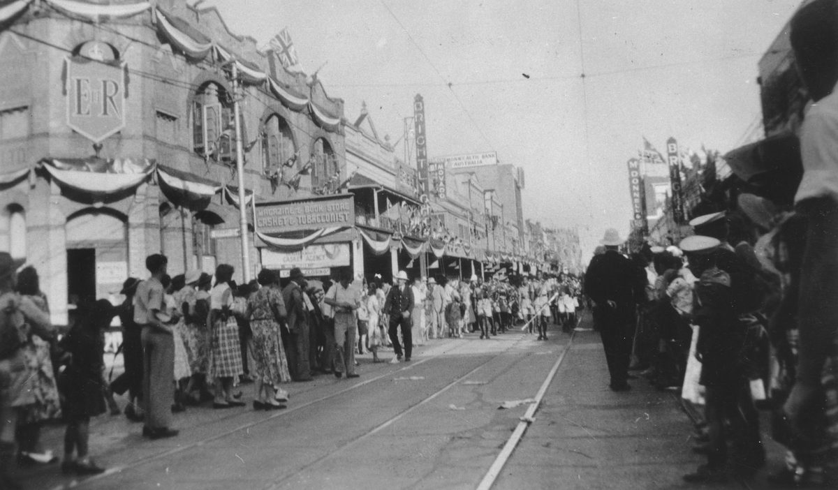Procession for Queen Elizabeth II on George Street, Brisbane, 1954, Brisbane City