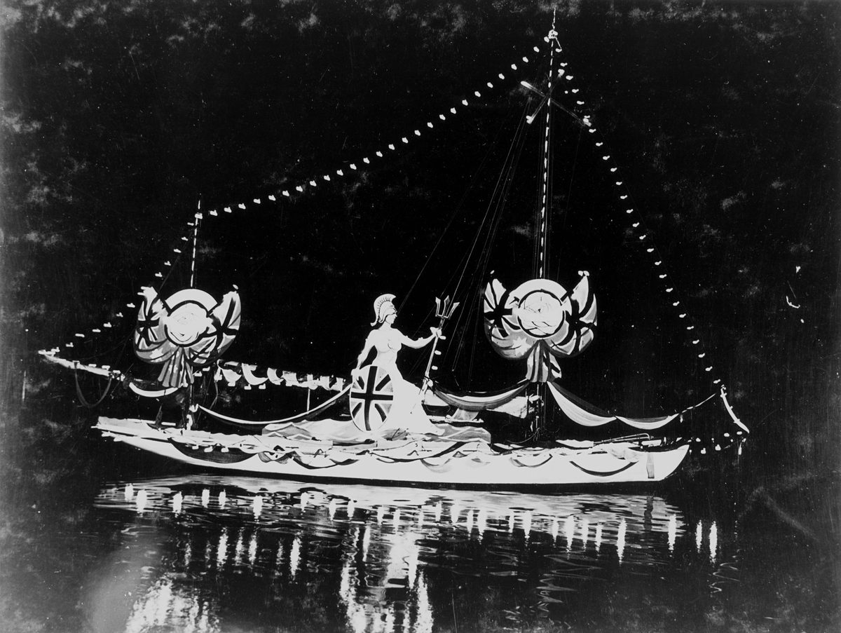 Yacht decorated for the Royal Visit in 1927, Brisbane River