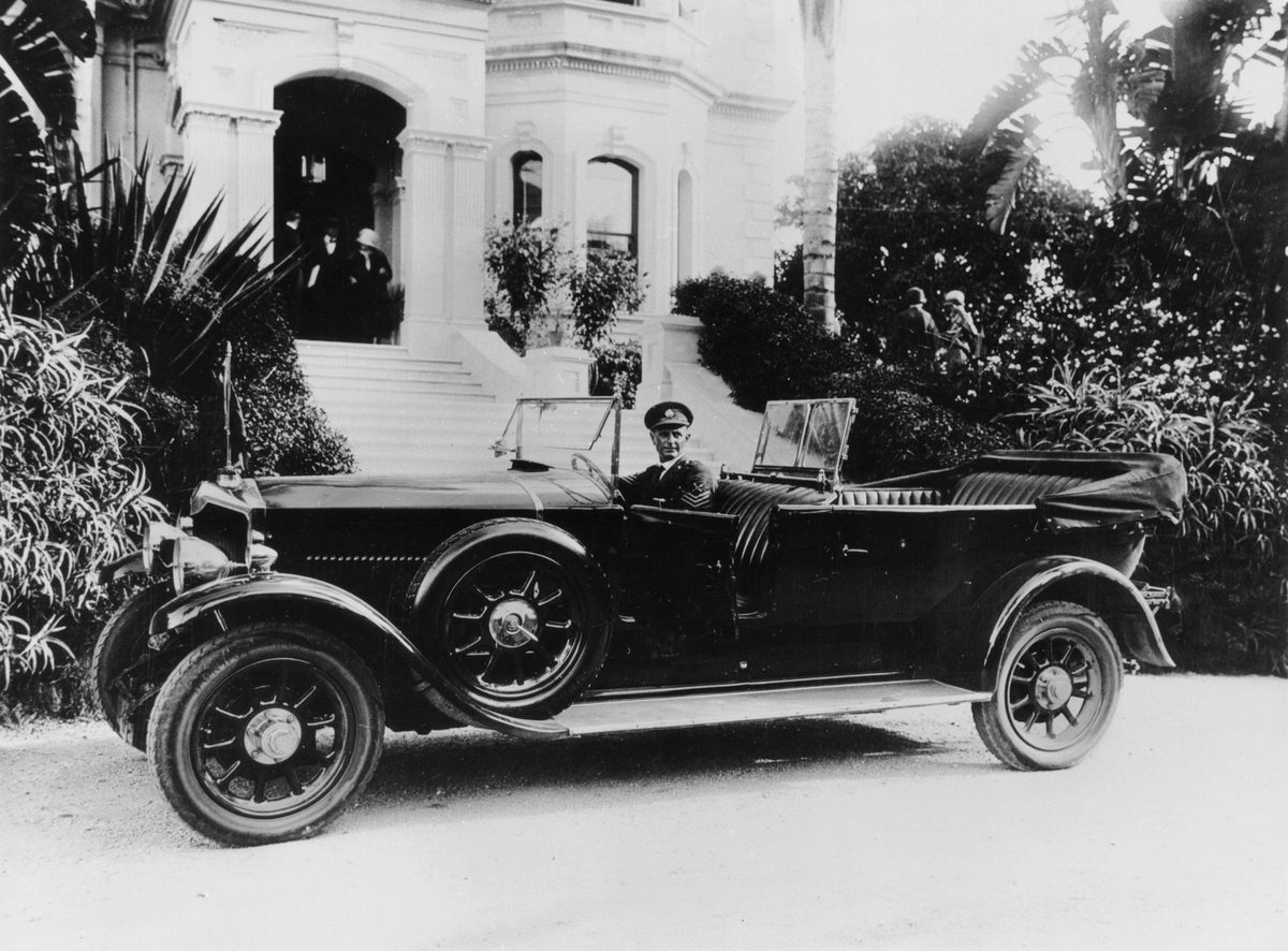 Crossley car used during the 1927 Royal Visit, waiting at Government House, Brisbane, Bardon