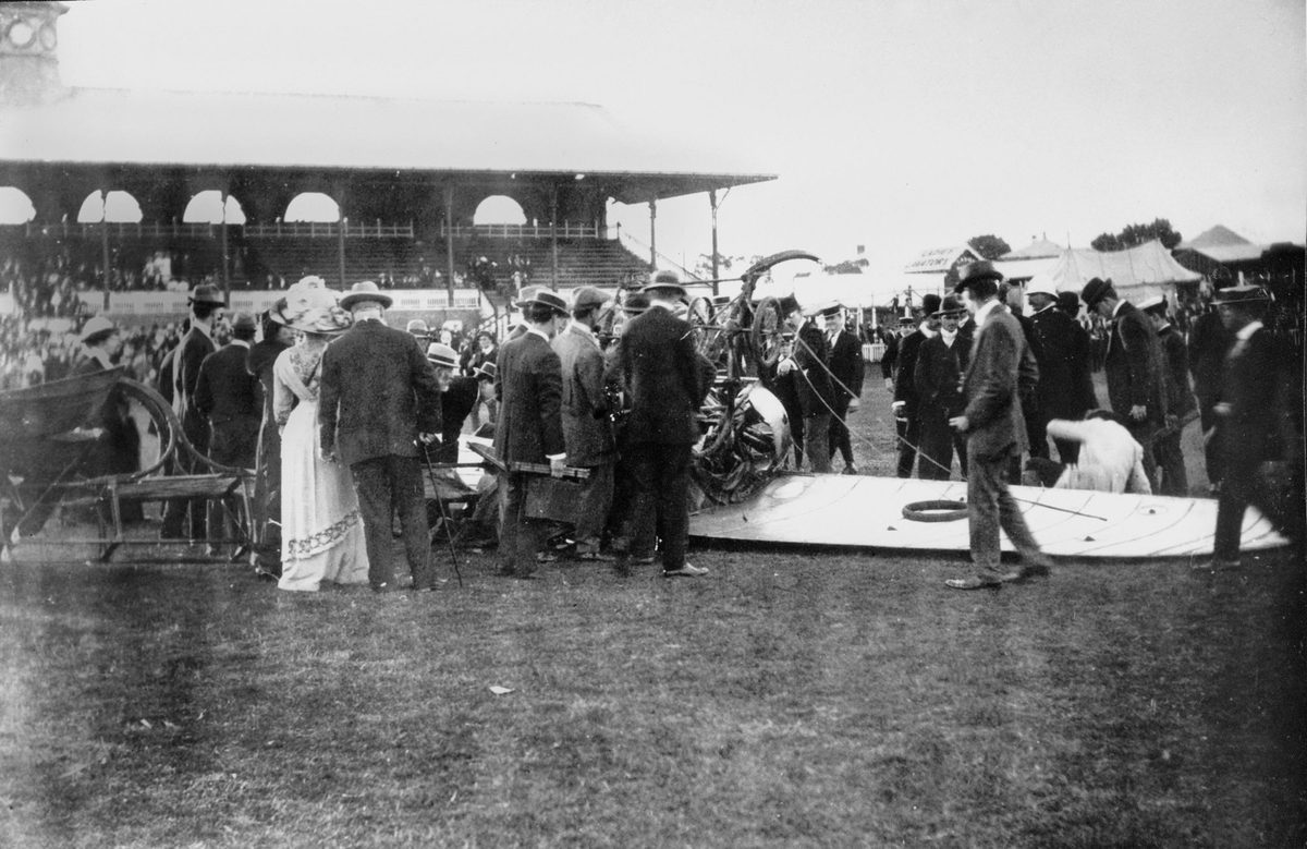 Arthur Burr (Wizard) Stone's Bleriot crashed upon landing, July 1912, Brisbane