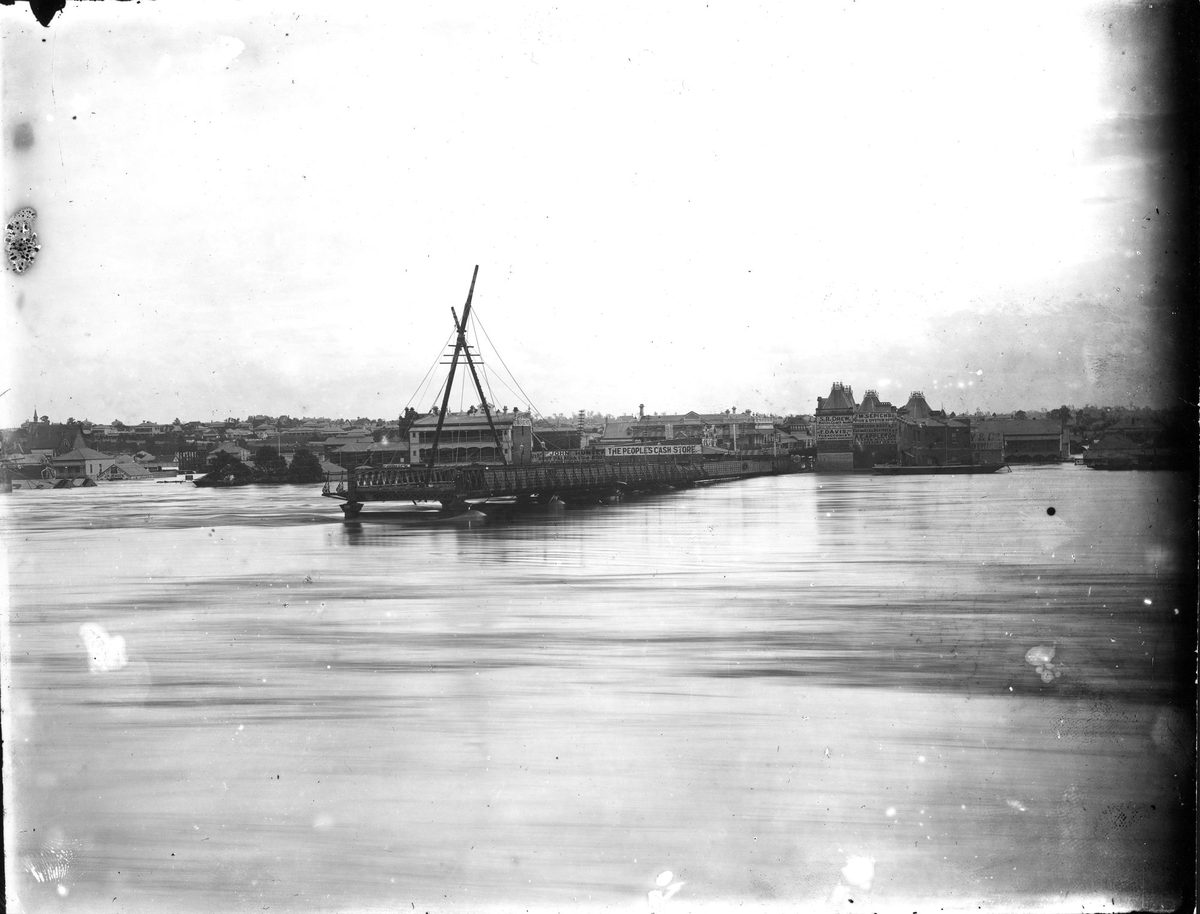 Remaining southern end of the Victoria Bridge, during the 1893 Brisbane flood, Brisbane City