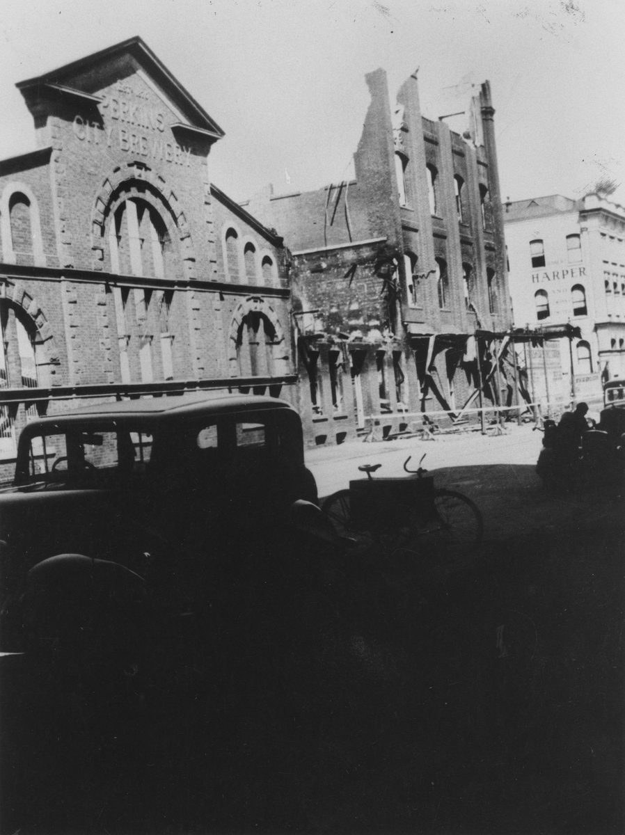 Fire damage to the City Brewery on Mary Street, Brisbane, 1937, Brisbane City