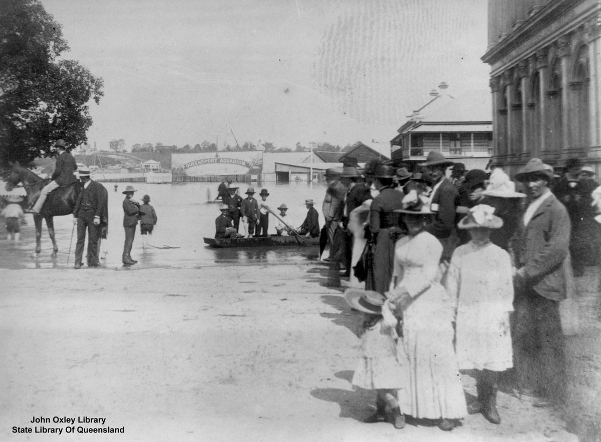 Flood scene at intersection Elizabeth Street and Creek Street, Brisbane, Brisbane City (1890)