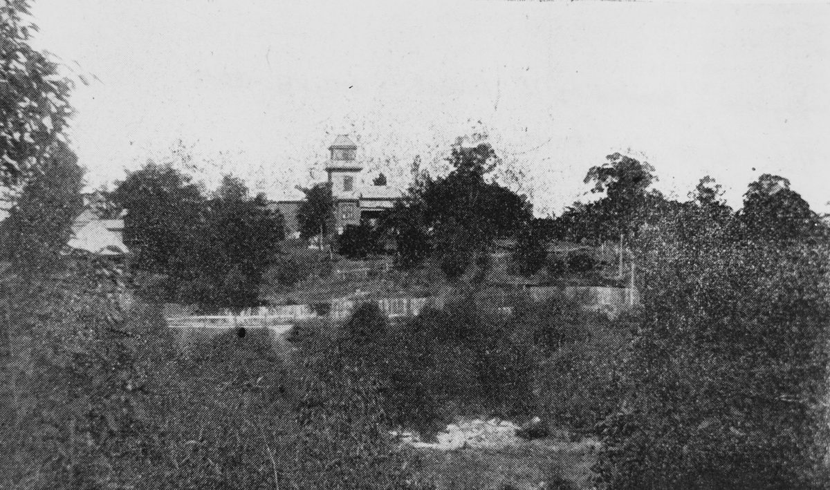 Distant view of Huntingtower, Annerley, 1906