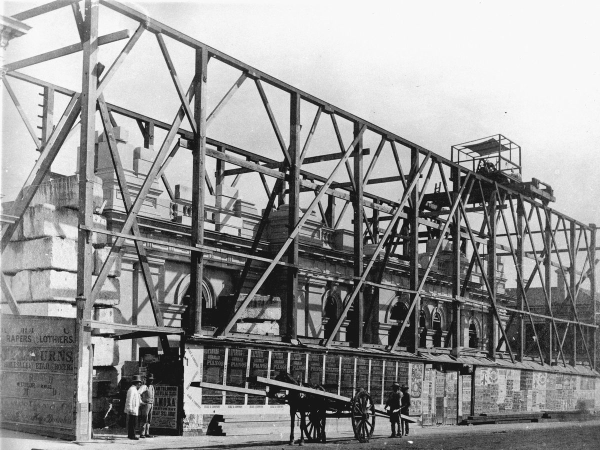 Construction of the Queensland National Bank, Brisbane, 1883
