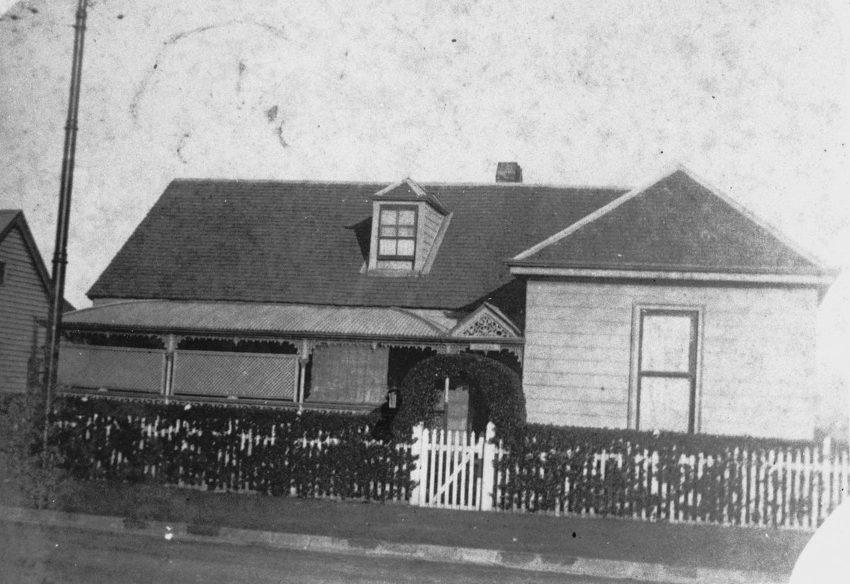 Tulloona, Miss Gregory's residence in Petrie Terrace, Brisbane, 1908, Brisbane City