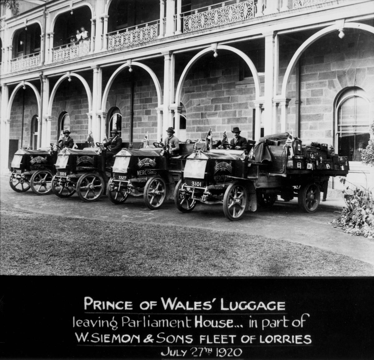 Prince of Wales' luggage leaving Parliament House, Brisbane, July 1920, Brisbane City