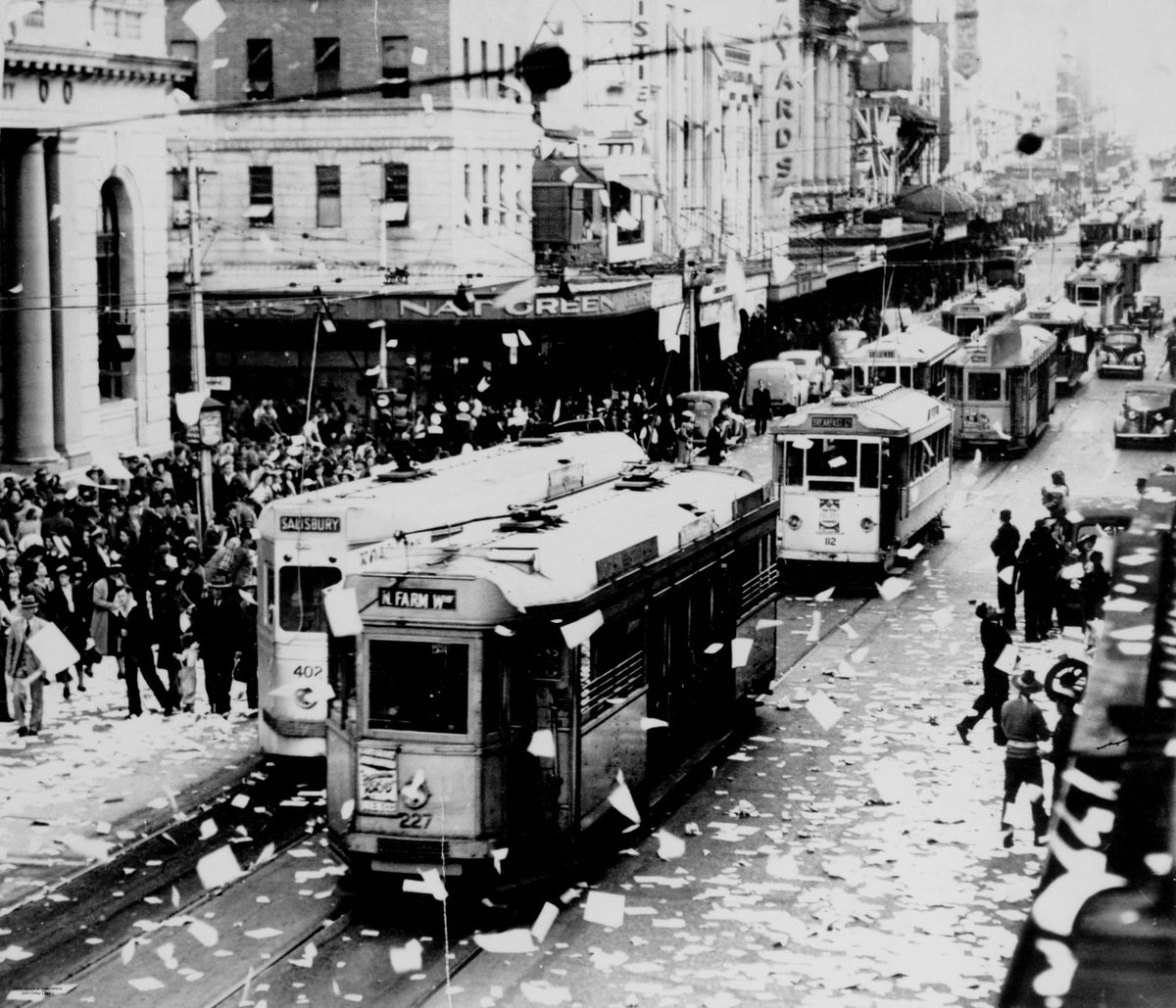 Peace celebrations, Queen Street, Brisbane, 1945, Brisbane City
