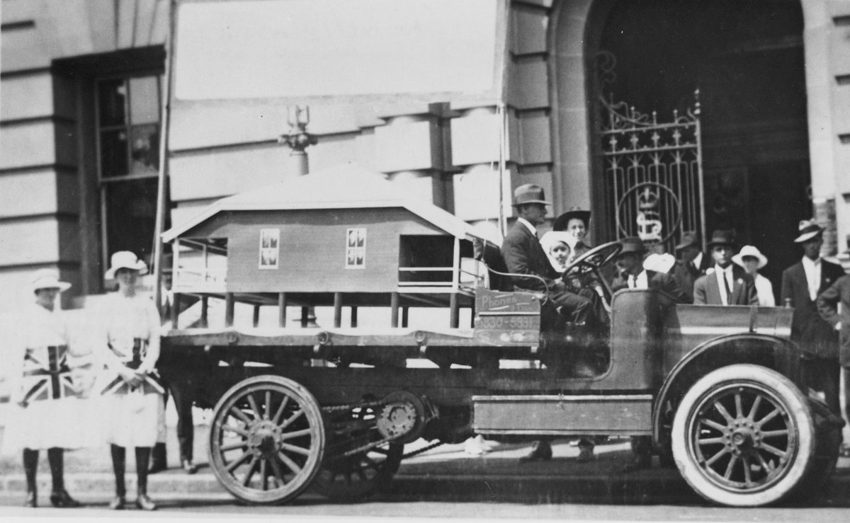 Queensland War Council Anzac Committee float on Peace Celebration Day, Brisbane, 1918