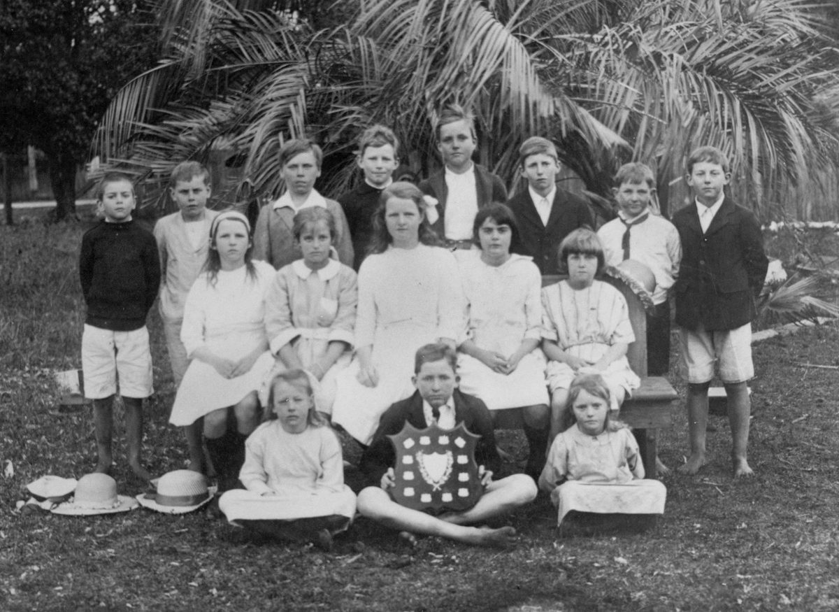 Pupils from the Wellington Point State School, 1922