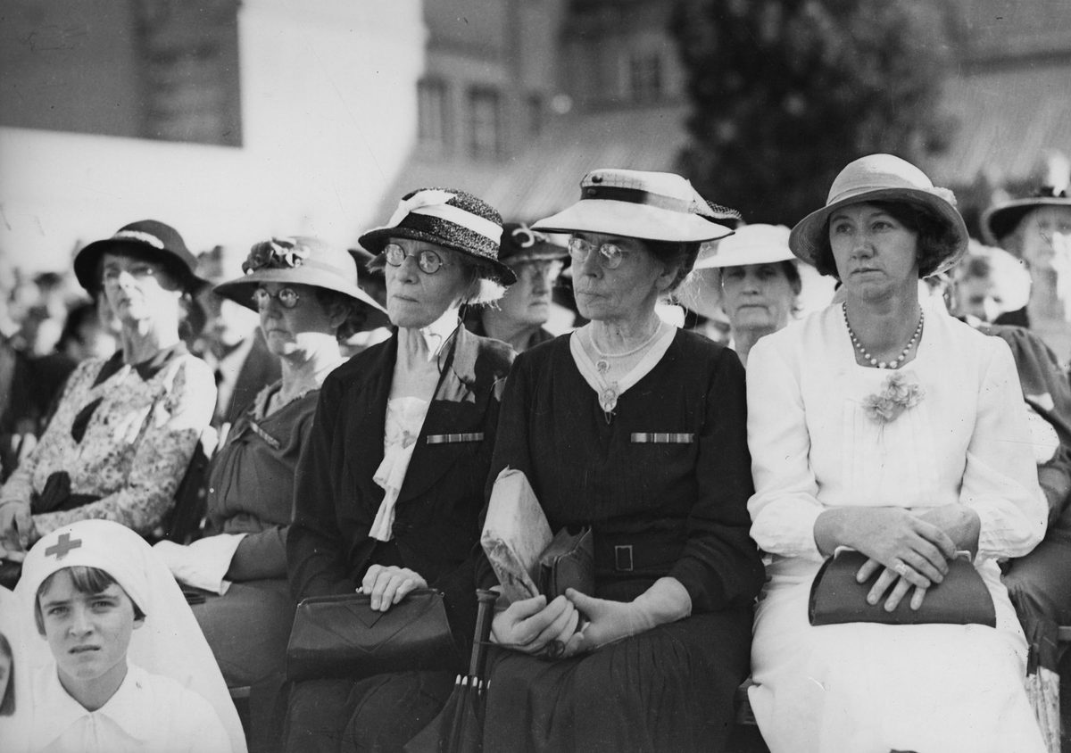 Group of women at the Anzac Day observance, Shrine of Remembrance, Anzac Square, Brisbane, 1937, Brisbane City