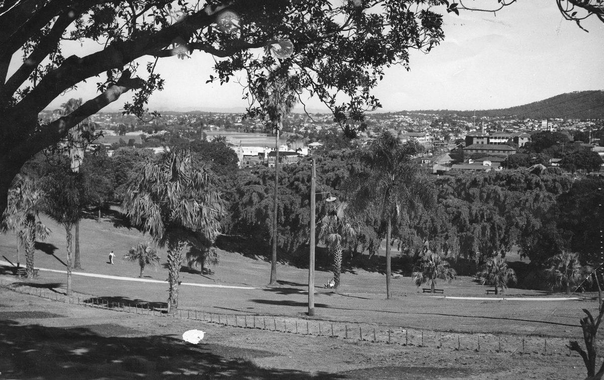 Boundary fence, Albert Park, Brisbane, 1949