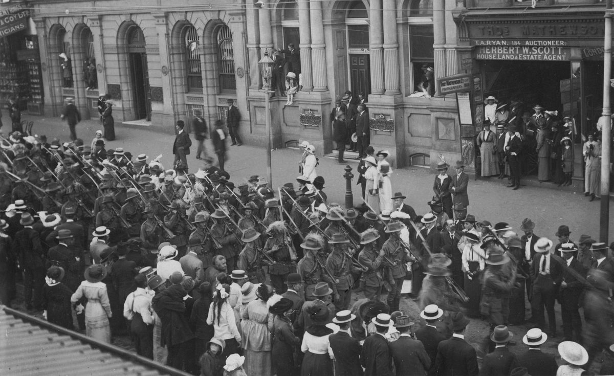 9th Battalion A.I.F. marching through Queen Street, Brisbane, 1914, Brisbane City (1915)