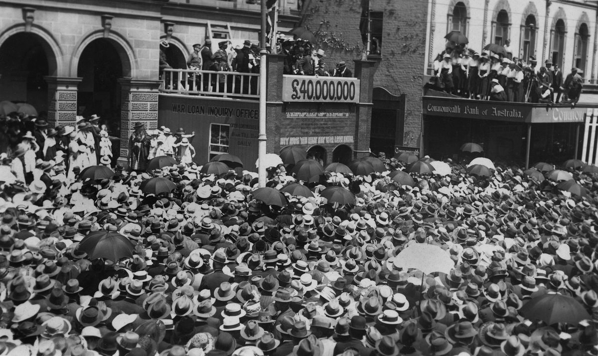 Large crowd being addressed from the roof of the War Loan Inquiry Office, at the General Post Office, Brisbane, 1918, Brisbane City