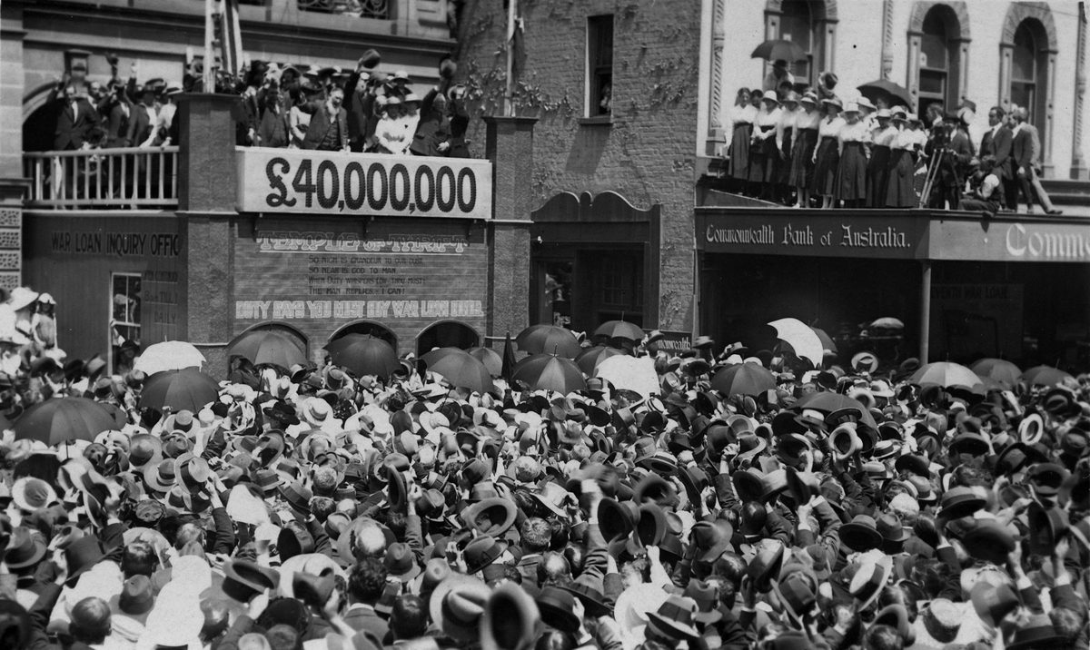 Large crowd being addressed from the roof of the War Loan Inquiry Office, at the General Post Office, Brisbane, 1918, Brisbane City