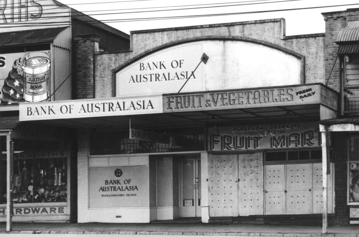 Bank of Australasia next to fruit & vegetable shop in Woolloongabba, 1987 (1948)