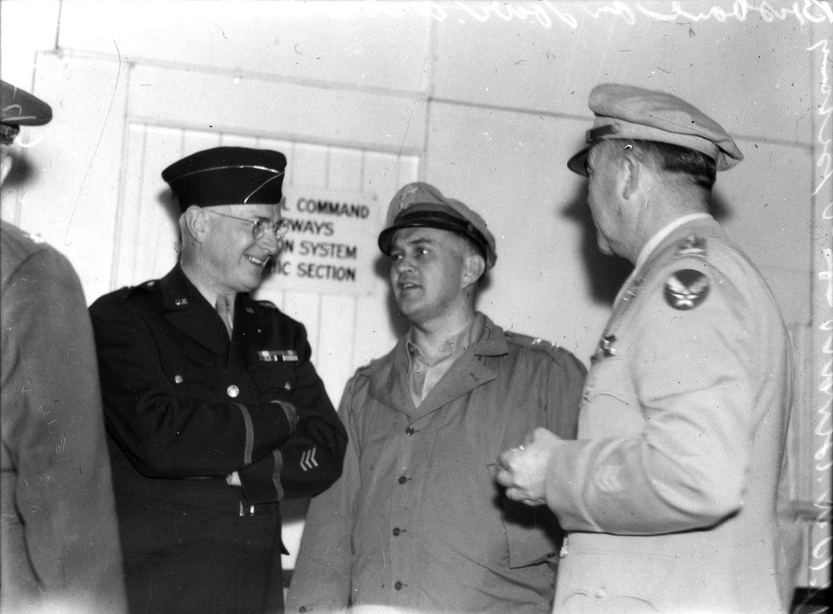 US senators in Brisbane, during their tour of Australia, 1943