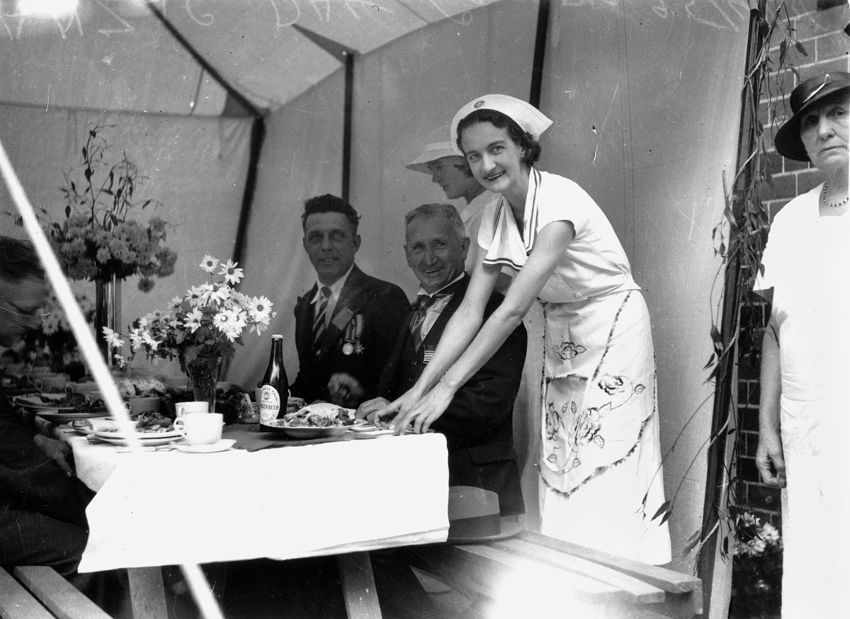Celebrating Anzac Day in 1936, Brisbane