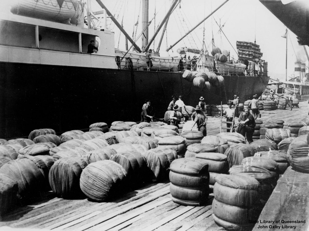 Loading bales of wool at the Nixon Smith Wharves, Brisbane, 1924, Brisbane City