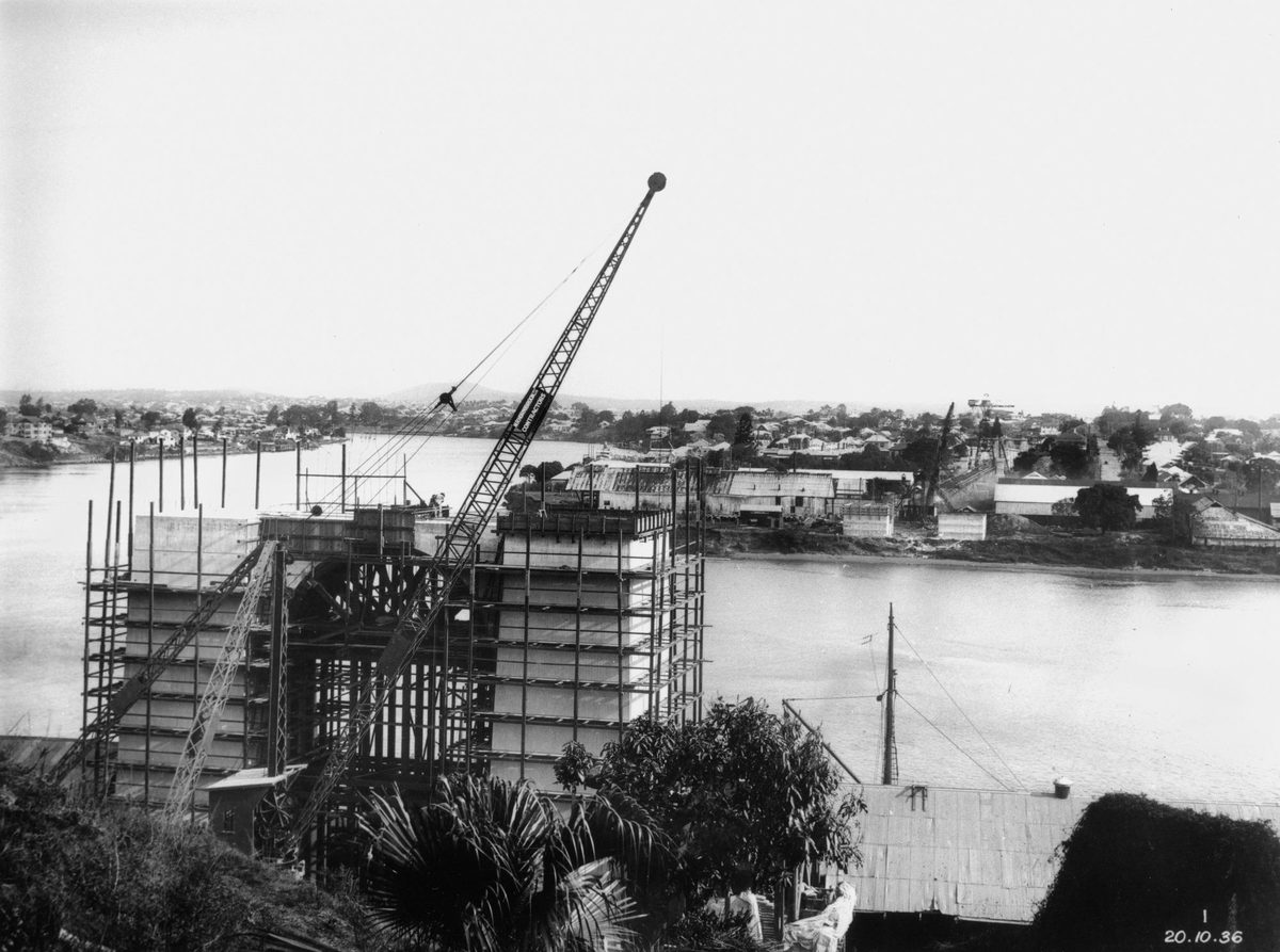 Construction of the Story Bridge, Brisbane, 1936, Kangaroo Point