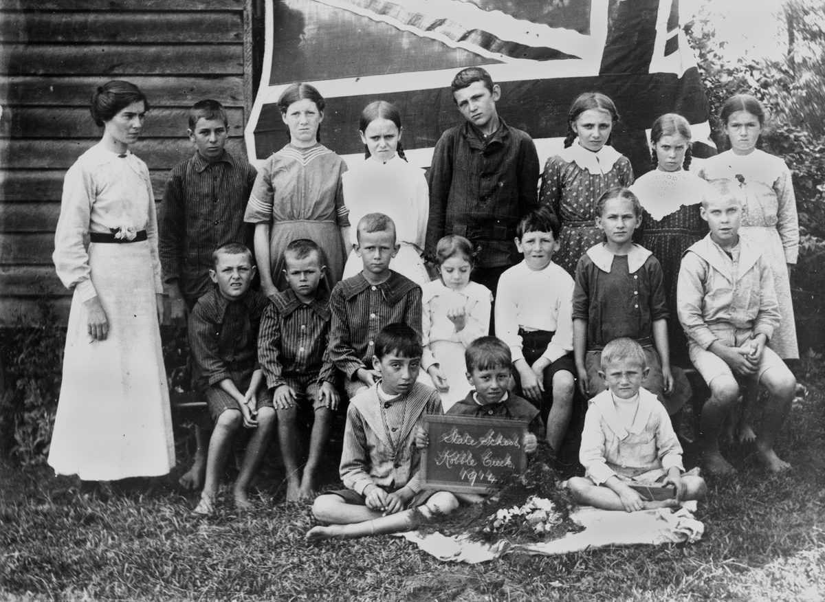 School portrait of Kobble Creek State School, Queensland, 1914