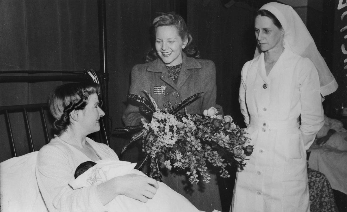 American actress Terry Walker visiting a hospital in Brisbane, 1942