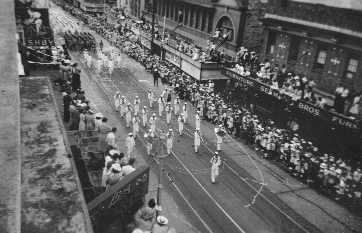 Parade of American sailors in Wickham Street, Brisbane, 1941, Brisbane City