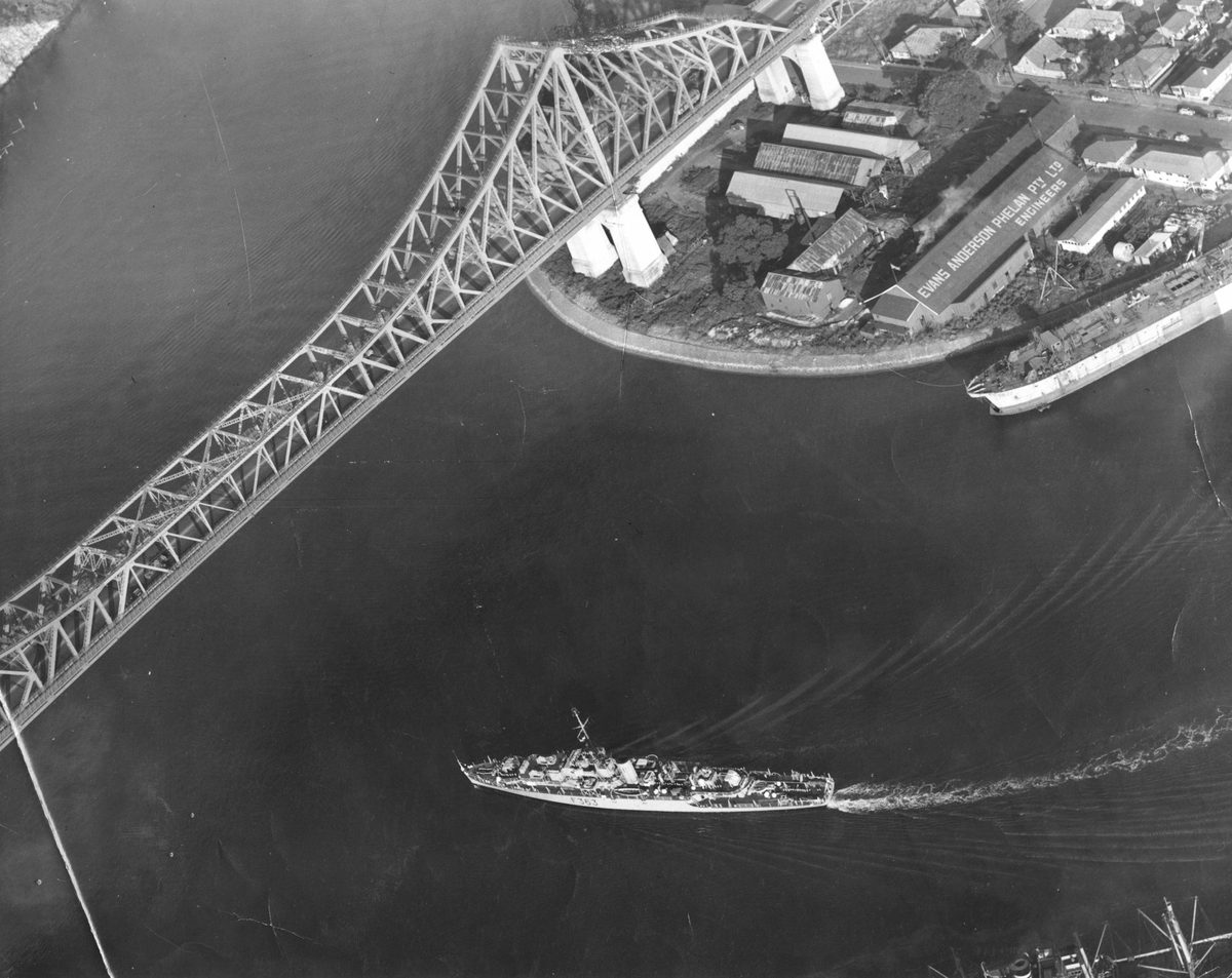 Aerial view of the Story Bridge, 1953, Kangaroo Point