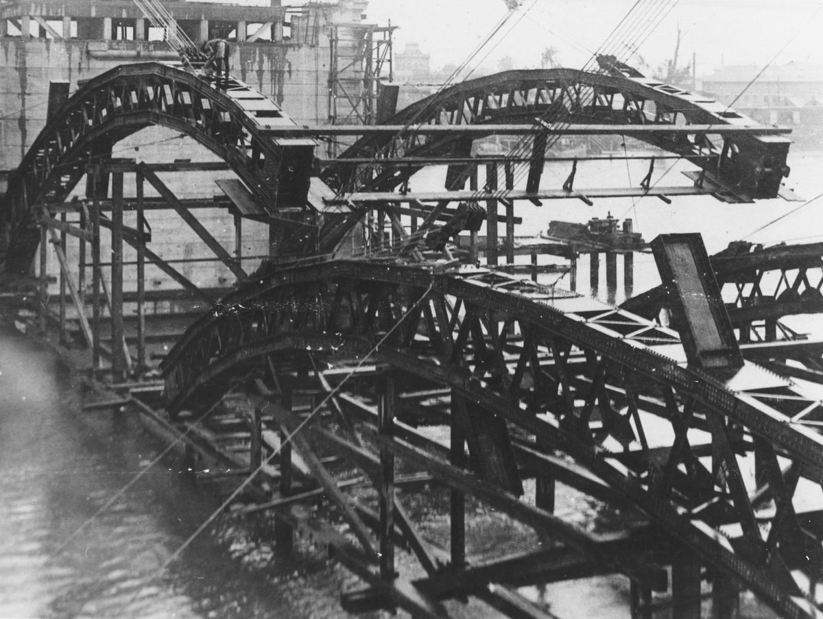 William Jolly Bridge during construction, Brisbane, 1931, Brisbane City