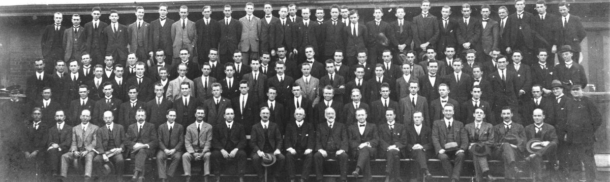 Staff of the Commonwealth Bank, 1921, Brisbane