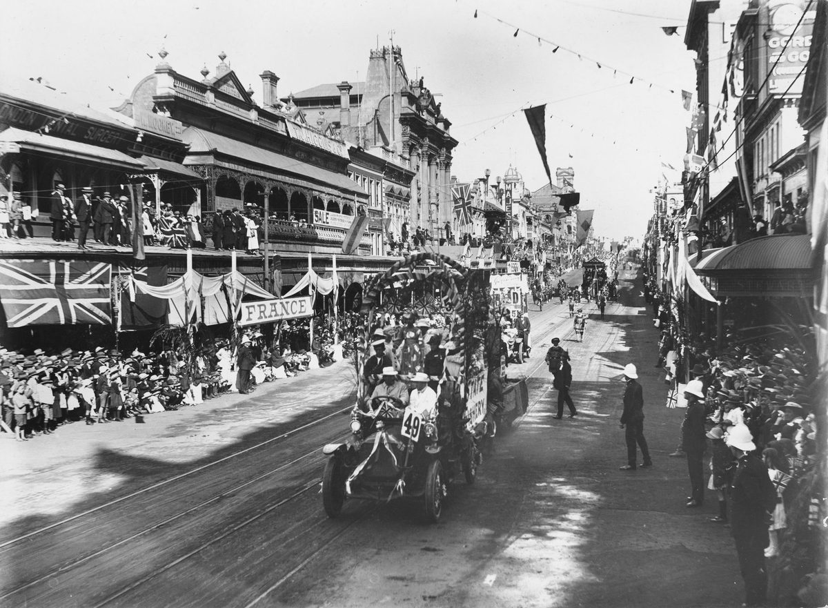 Peace Day procession on Queen Street, Brisbane, 1919, Brisbane City
