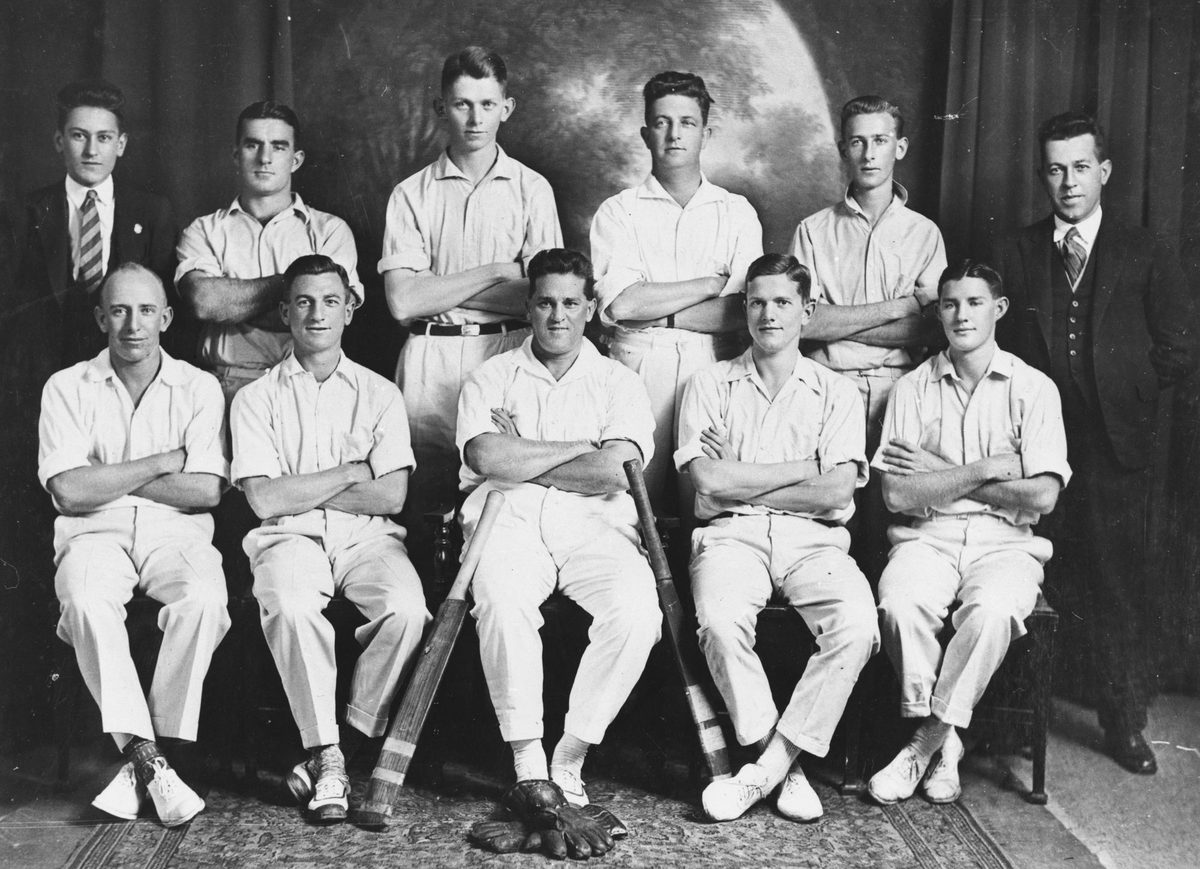Commonwealth Bank cricketers posing for a team photograph, 1931, Brisbane