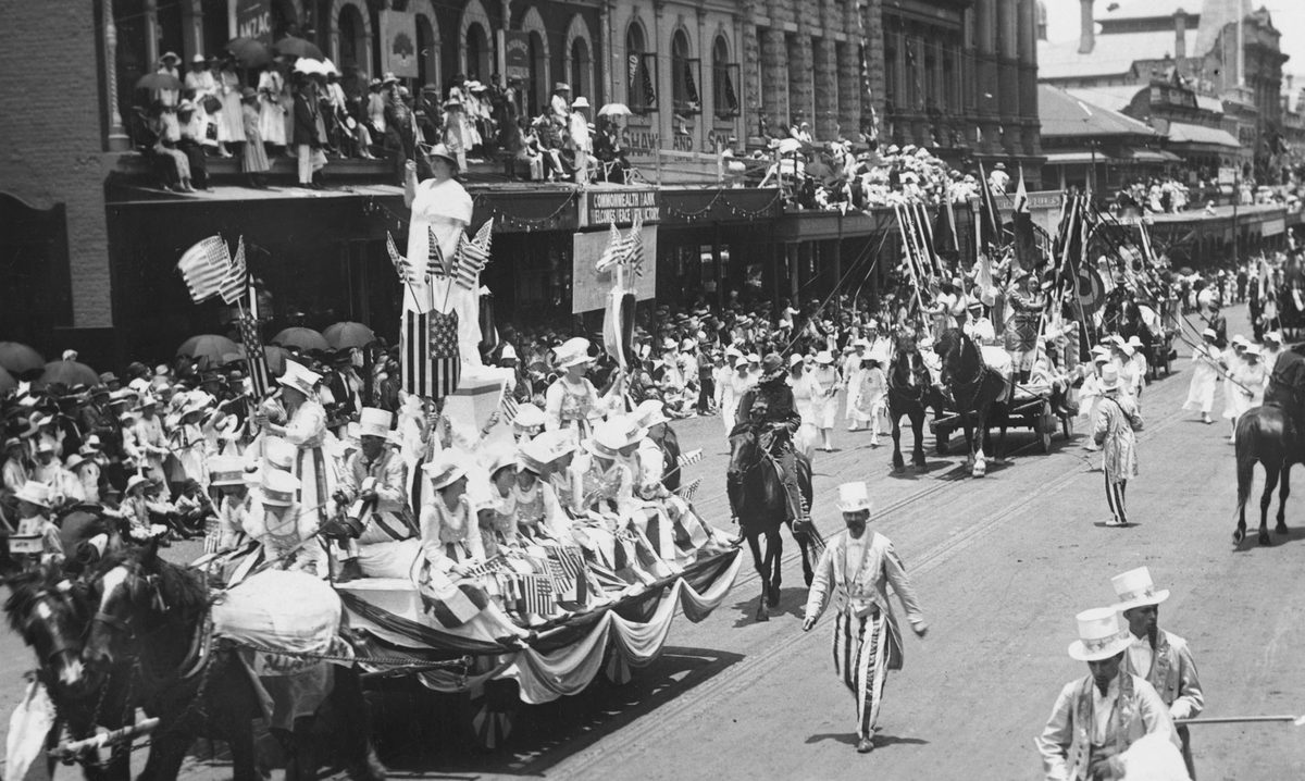 Allan and Stark's American tableau and Allies tableau parade through Brisbane on Peace Celebration Day, 1918