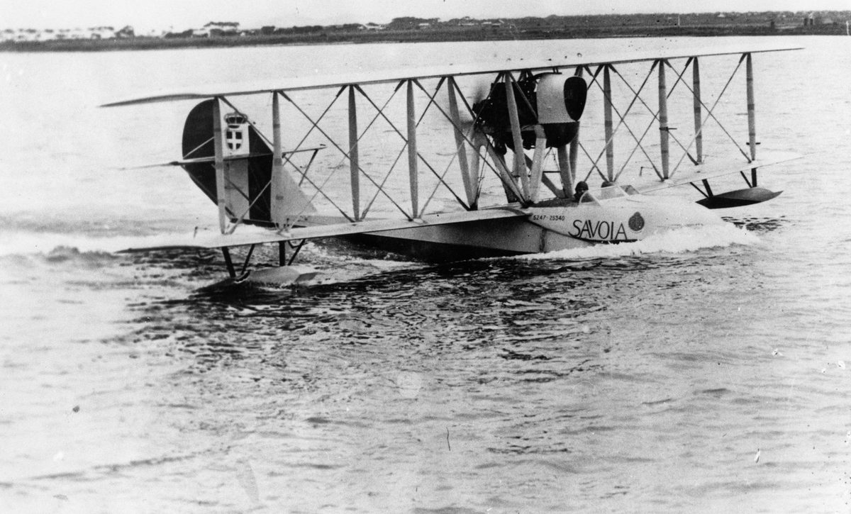 General De Pinedo's Savoia Marchetti seaplane landing on the Brisbane River in 1925