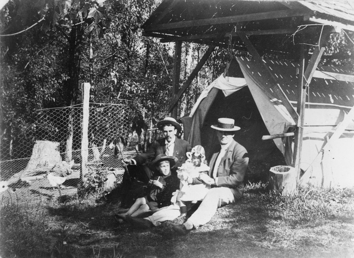 Camping out in the garden in the Toowong residence, Ecksleigh (1903)