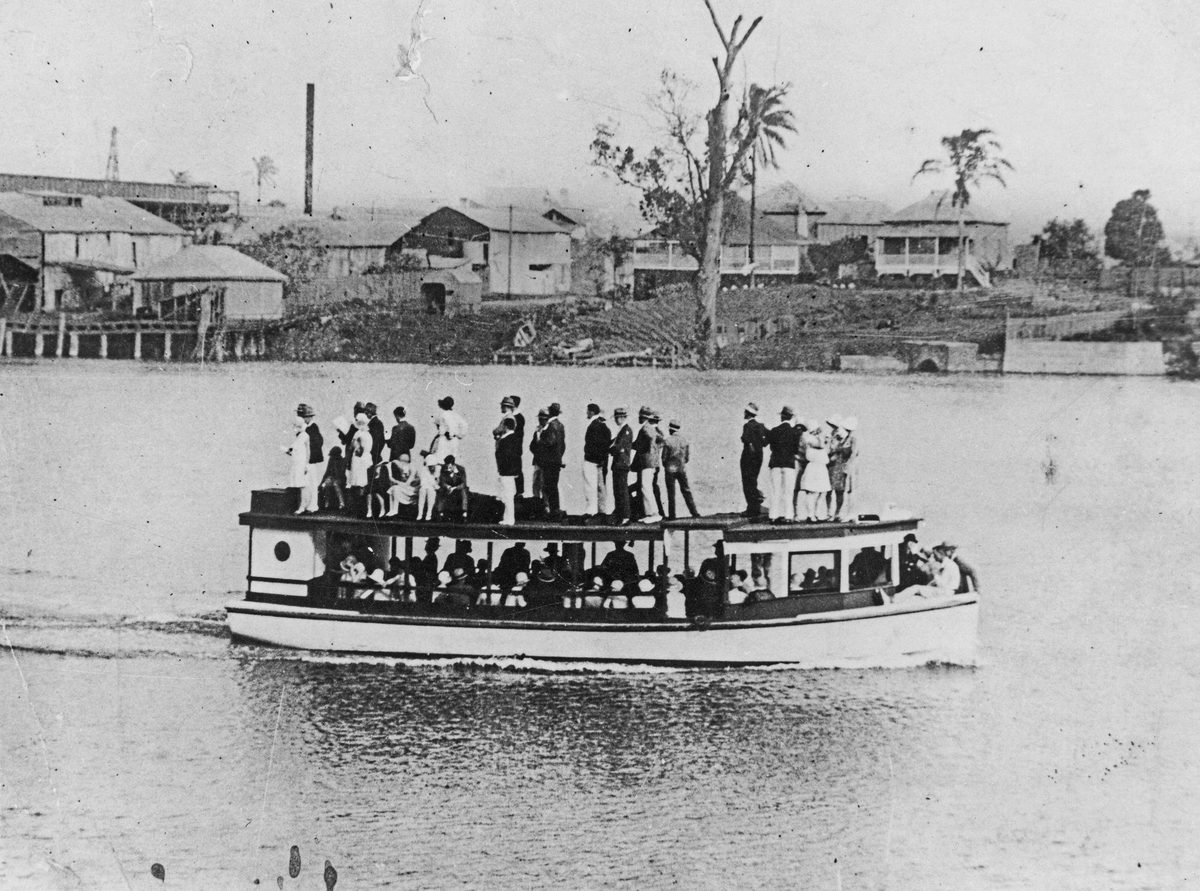 Day trippers on the boat Alert, enjoying a cruise on the Brisbane River, 1928, West End