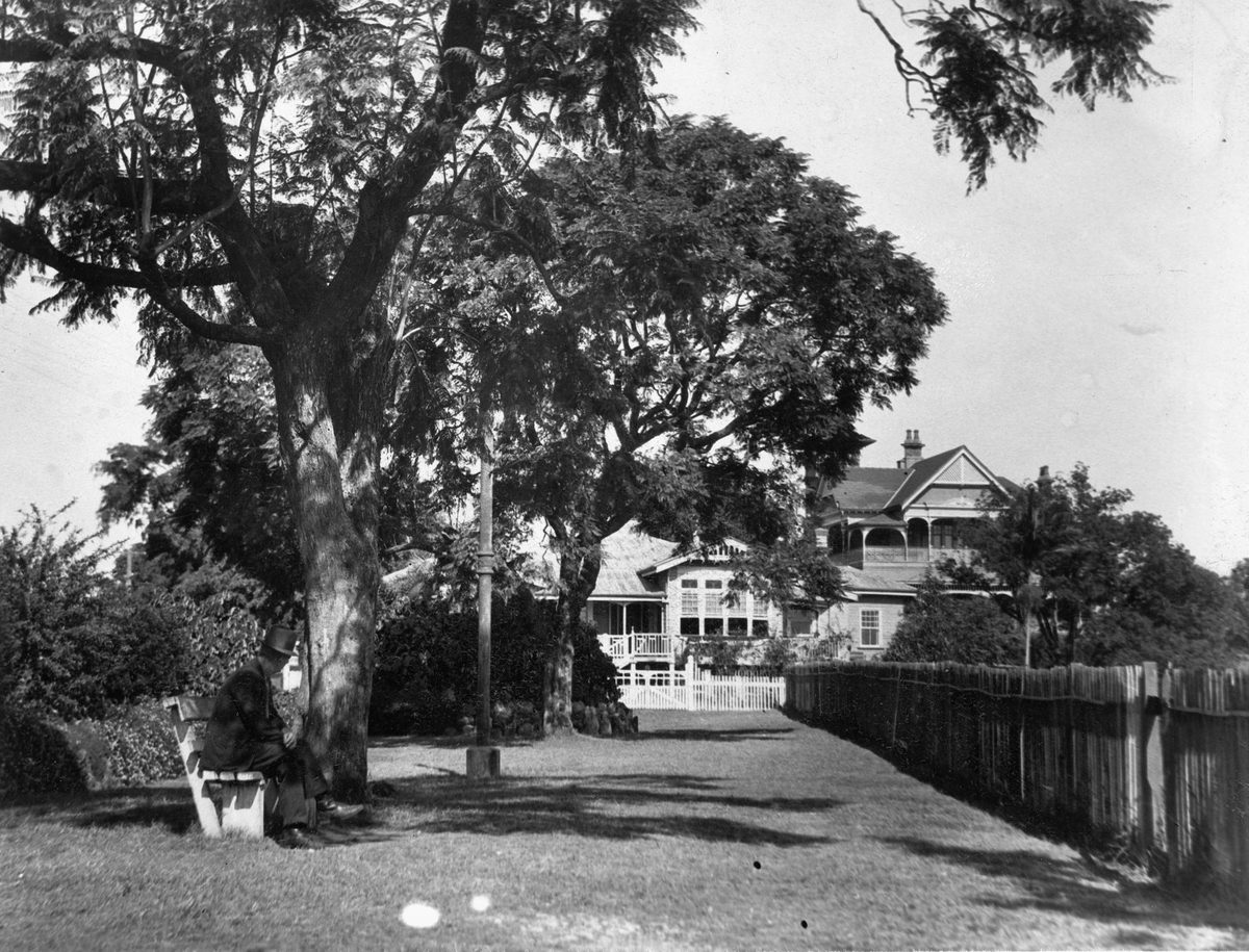Two homes at Kangaroo Point, 1933